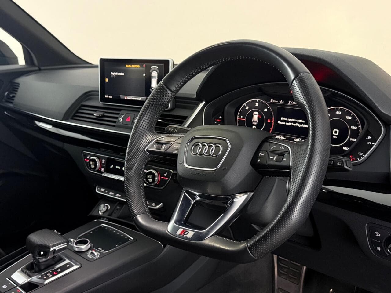 Audi Q5 thumbnail Steering Wheel