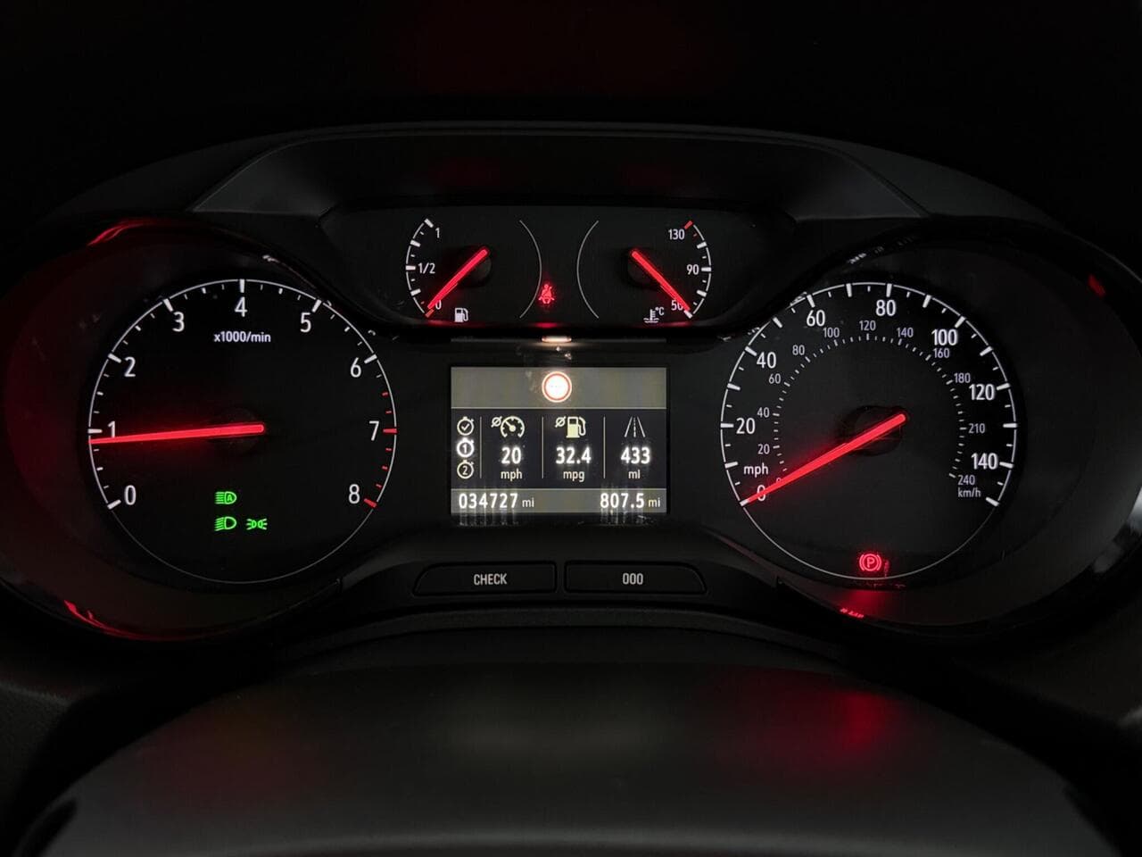Vauxhall Grandland X thumbnail Driver Instruments