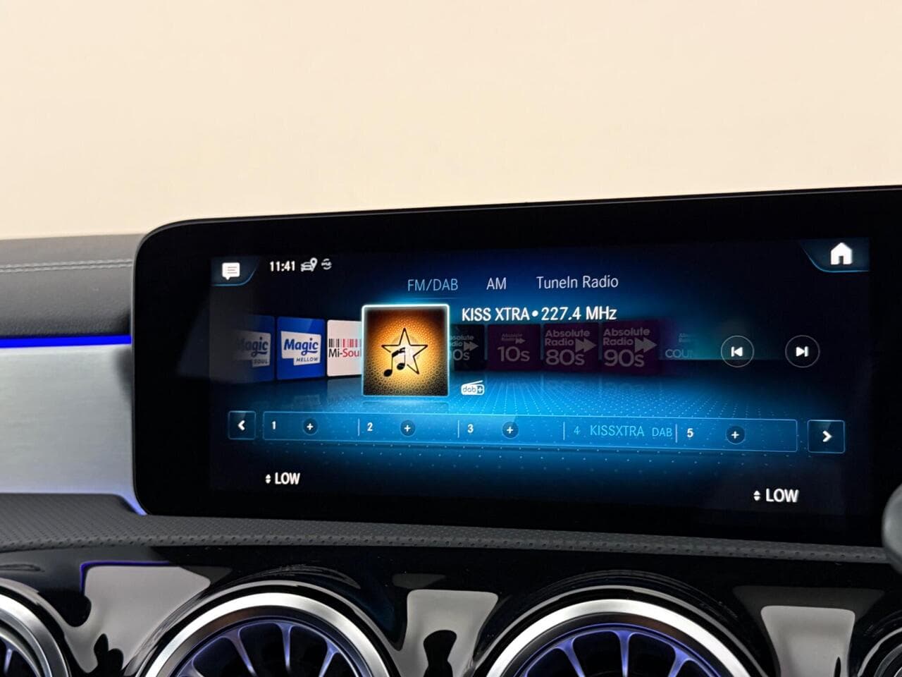 Mercedes-Benz CLA thumbnail Infotainment System