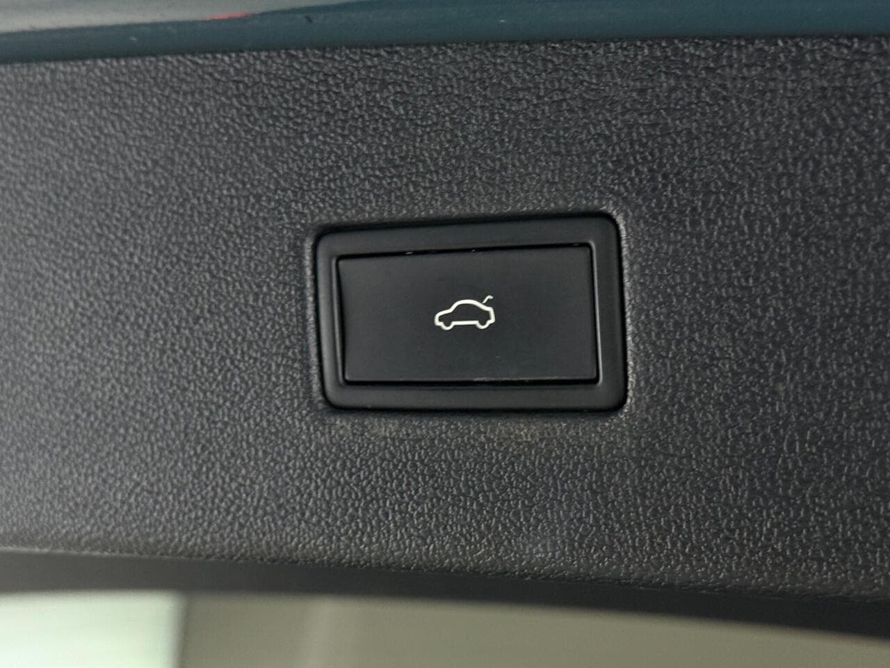 Volkswagen Tiguan Allspace thumbnail Misc Controls