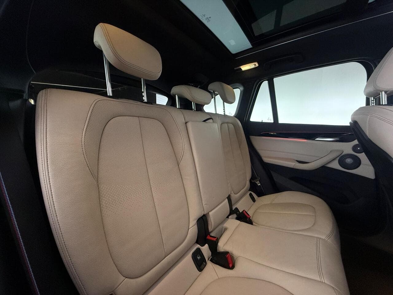 BMW X1 thumbnail Seats Rear