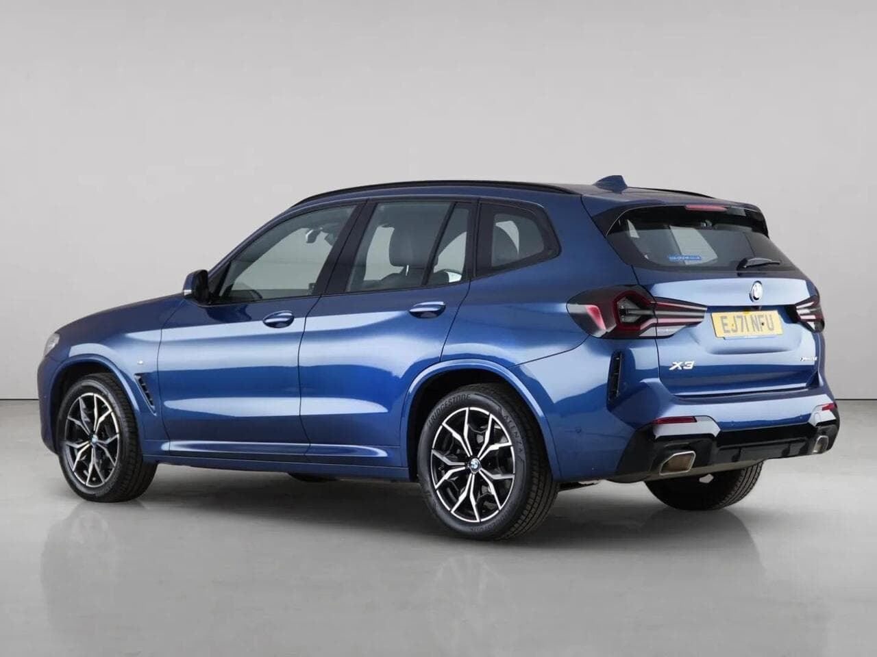 BMW X3 thumbnail Rear Left