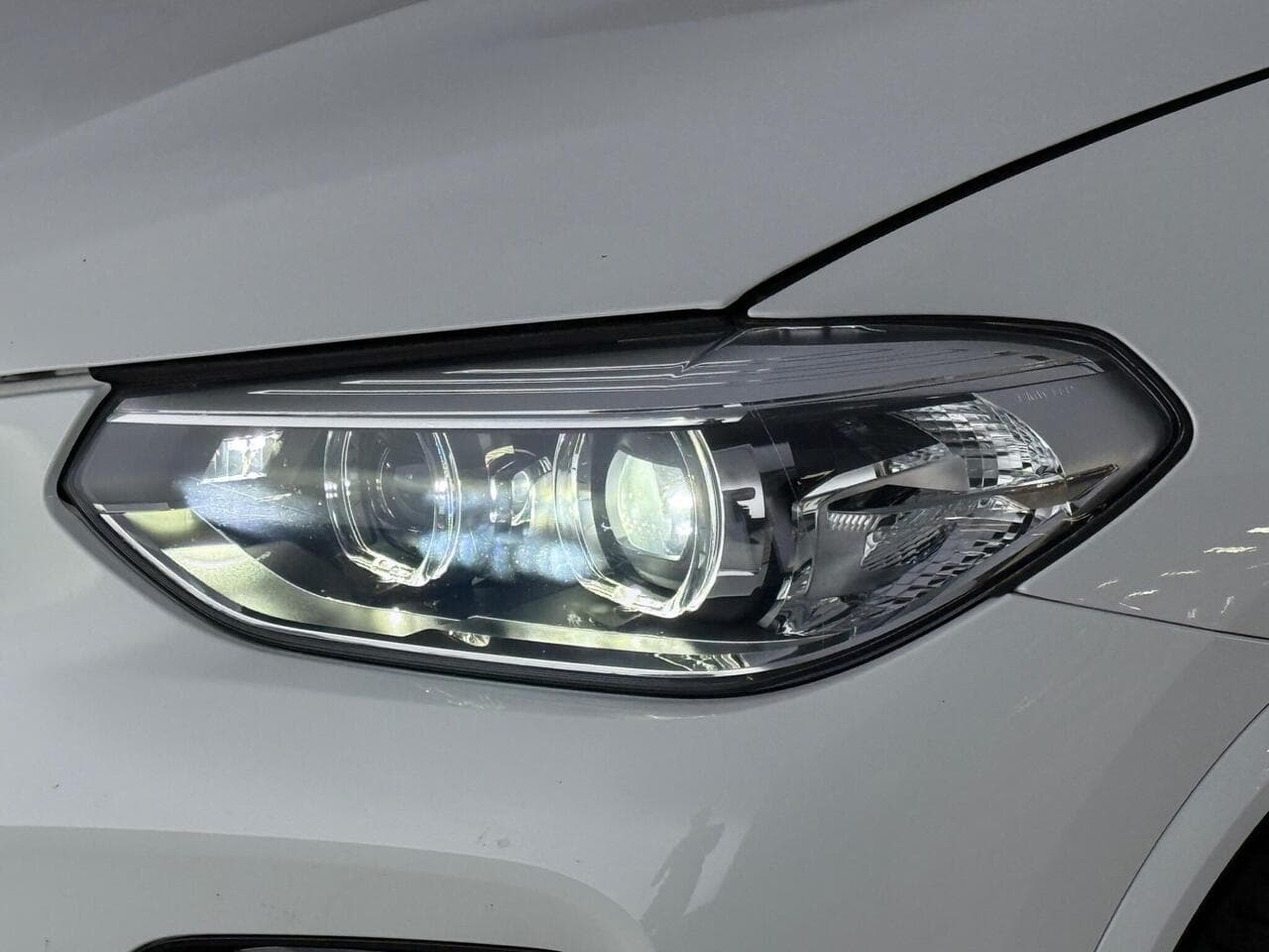 BMW X3 thumbnail Lights Front