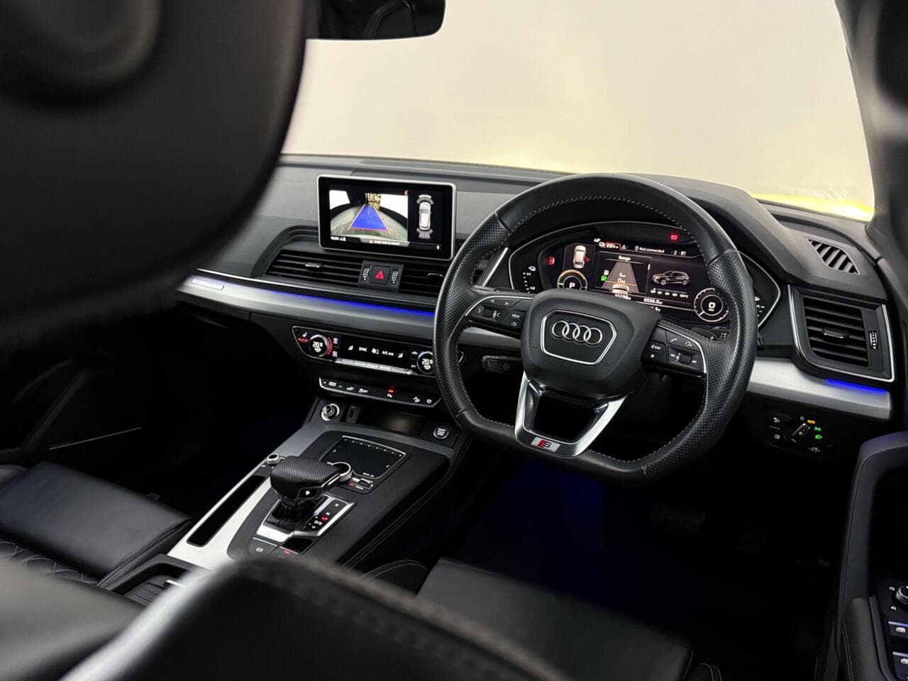 Audi Q5 thumbnail Interior Front