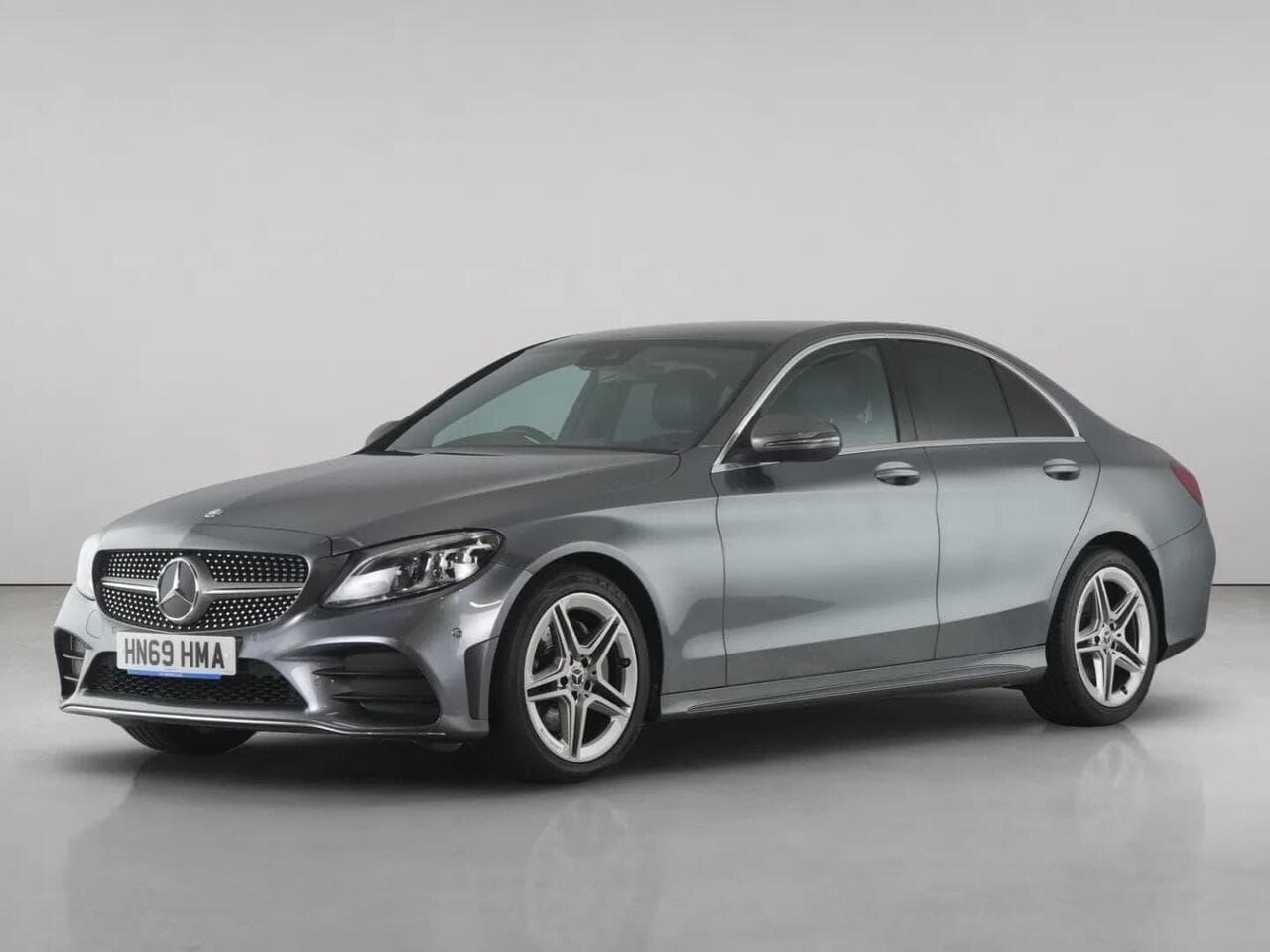 Mercedes-Benz C Class thumbnail Front Left