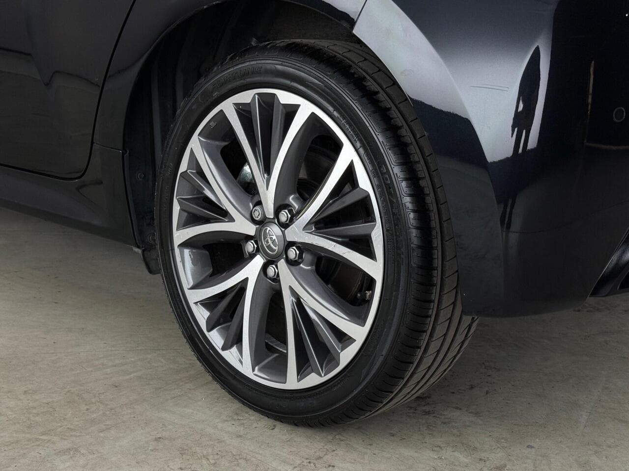 Toyota Yaris thumbnail Wheel
