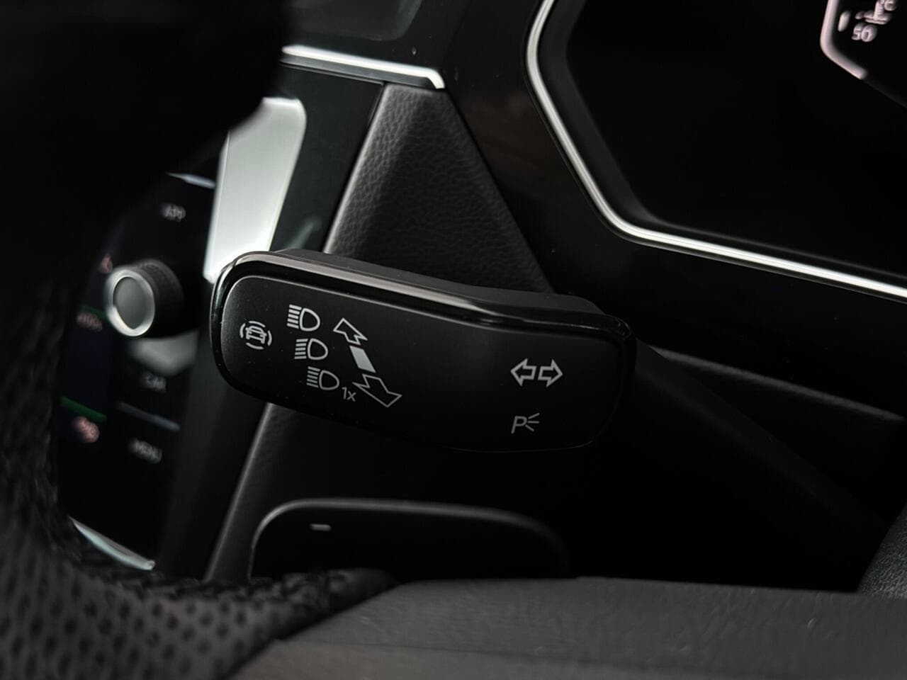 Volkswagen Tiguan thumbnail Misc Controls