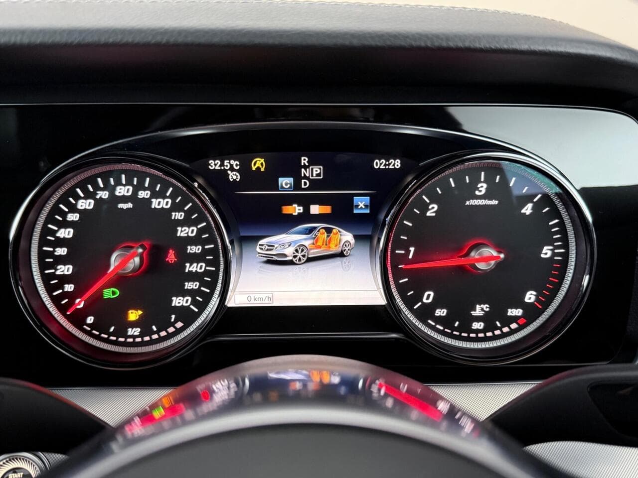 Mercedes-Benz E Class thumbnail Driver Instruments