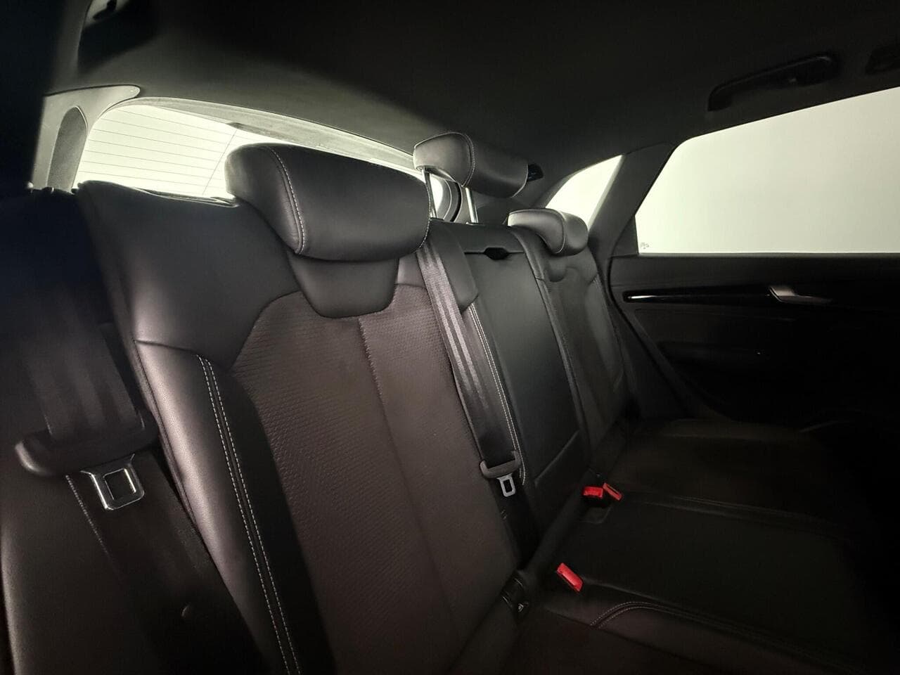 Audi Q5 thumbnail Seats Rear