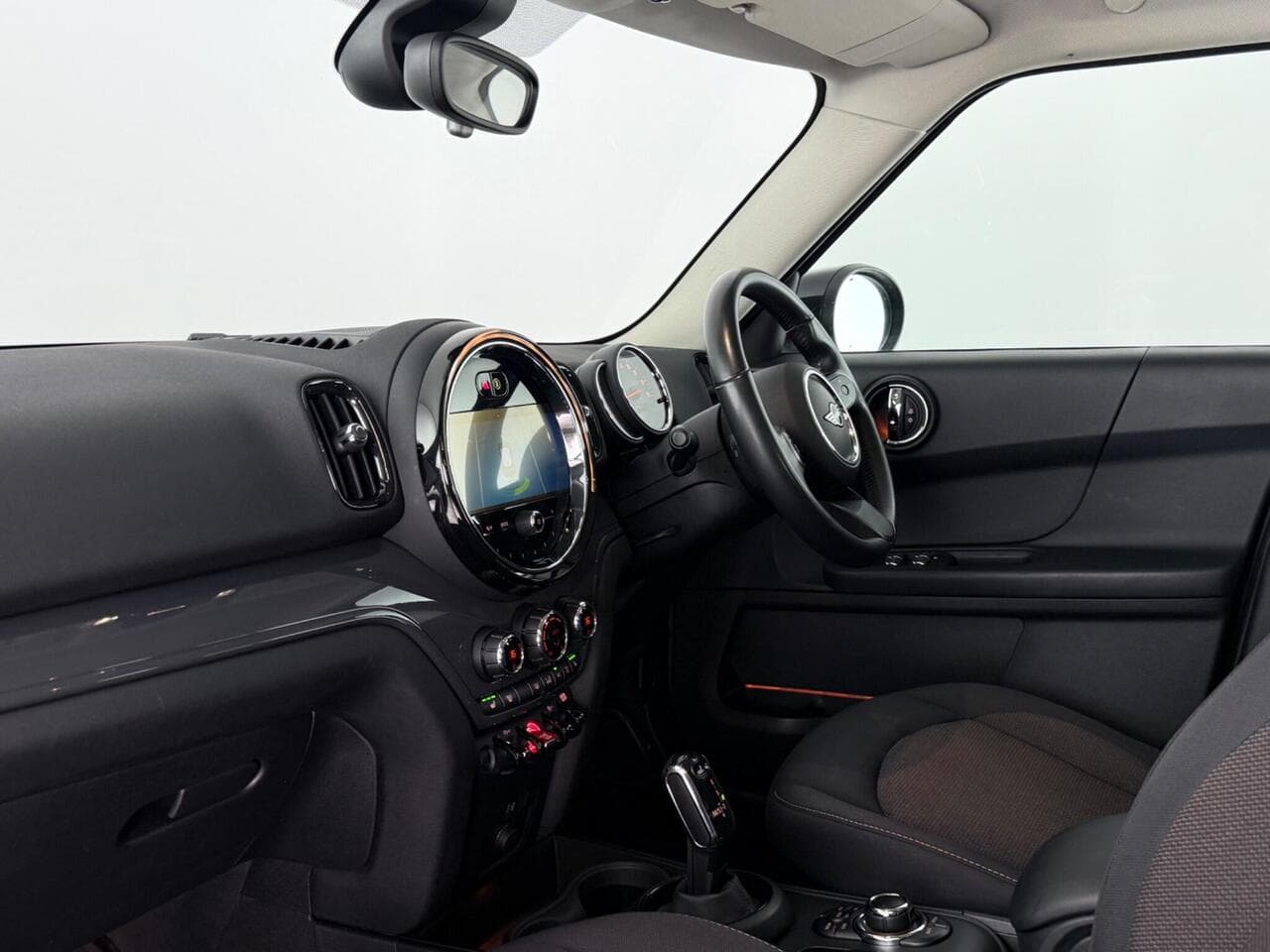 MINI Countryman thumbnail Interior Front