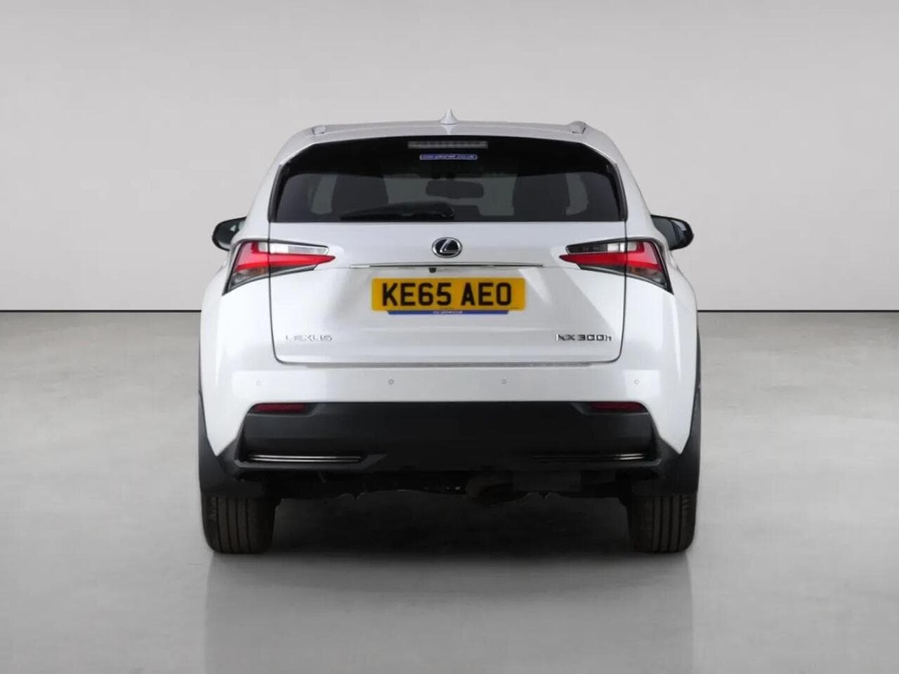 Lexus NX thumbnail Rear
