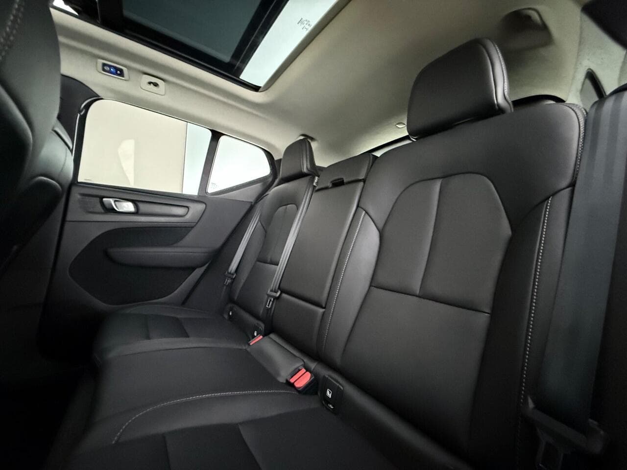 Volvo XC40 thumbnail Seats Rear