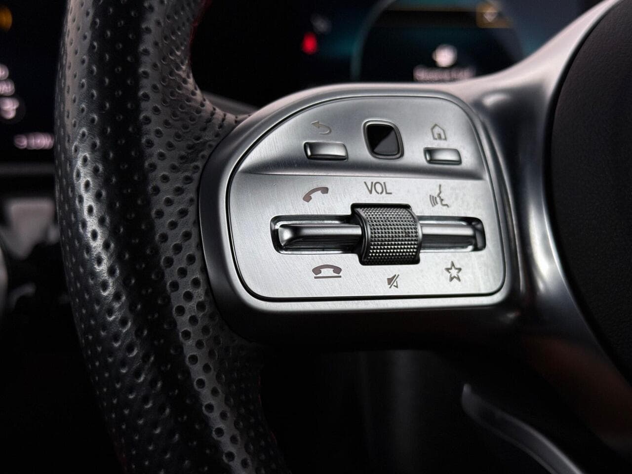 Mercedes-Benz A Class thumbnail Misc Controls