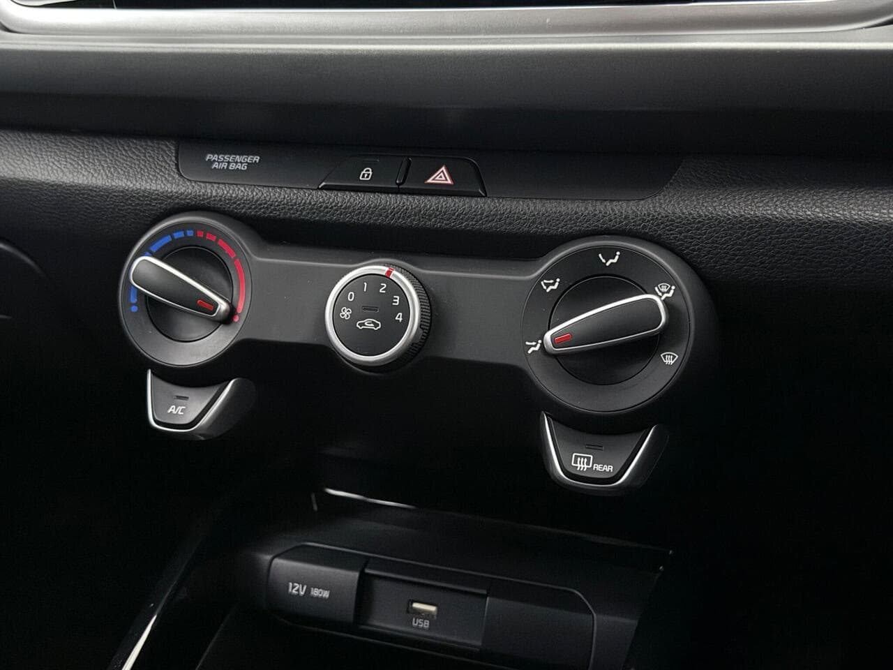 Kia Rio thumbnail Misc Controls