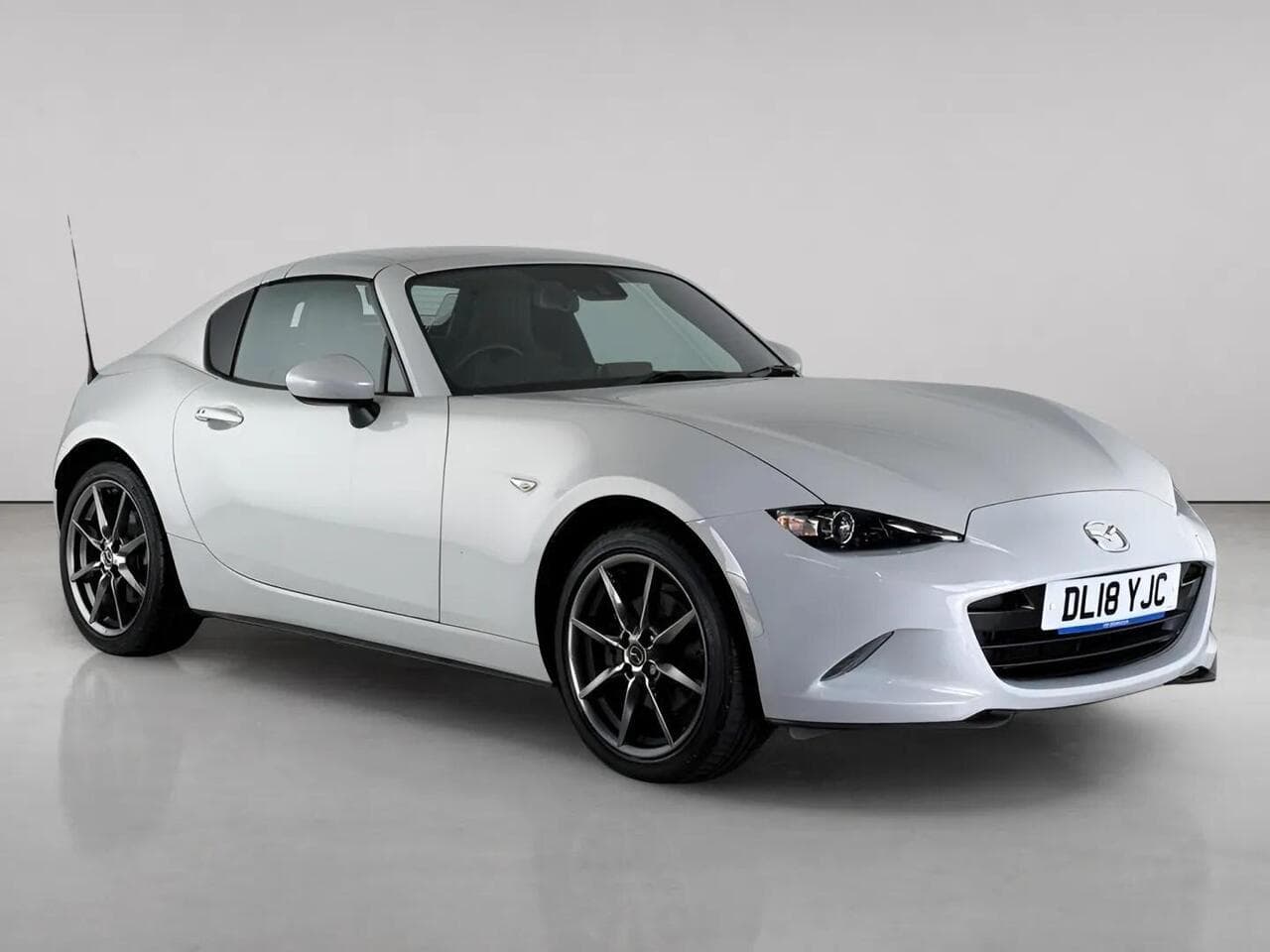 Mazda MX-5 RF thumbnail Front Right