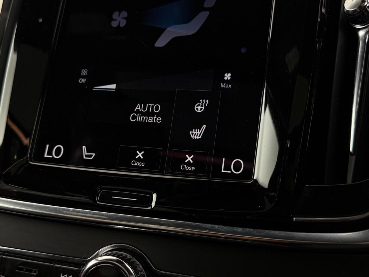 Volvo V90 thumbnail Infotainment System