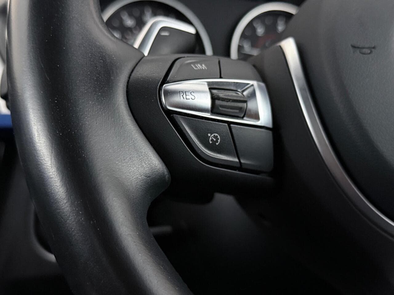 BMW 3 Series thumbnail Misc Controls