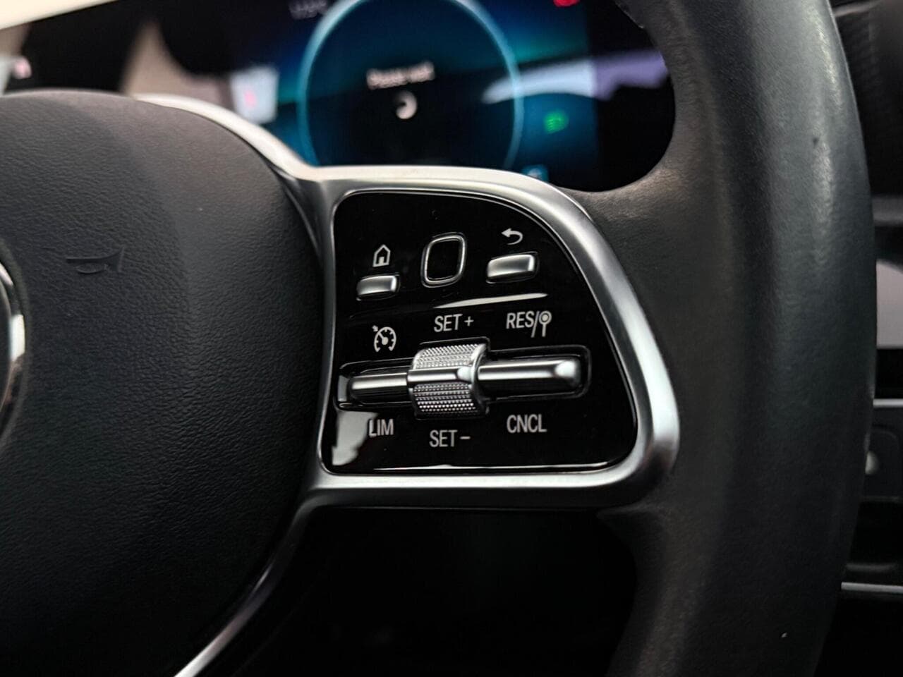 Mercedes-Benz A Class thumbnail Misc Controls