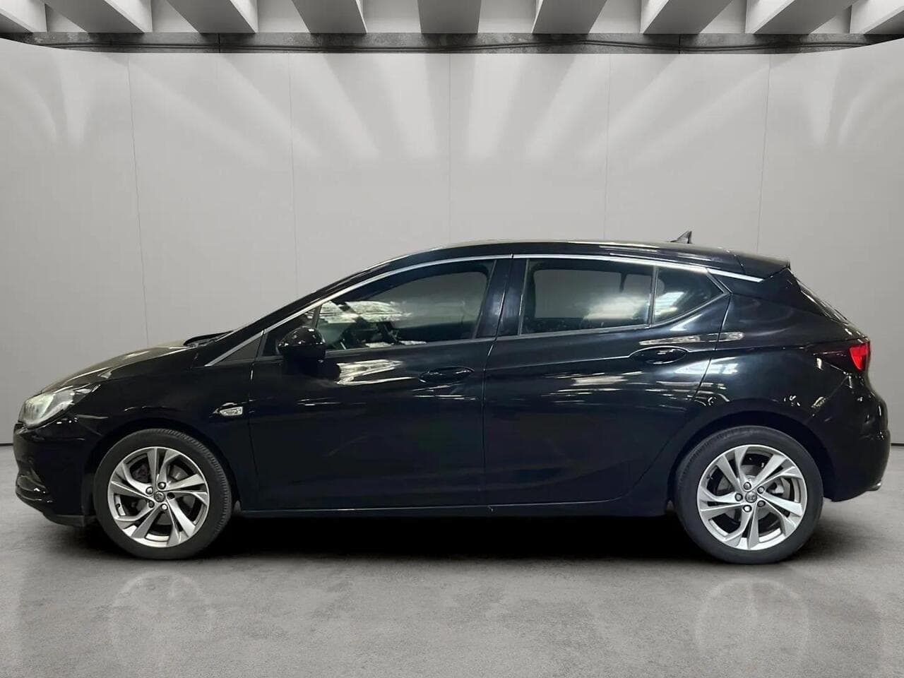 Vauxhall Astra thumbnail Side Left