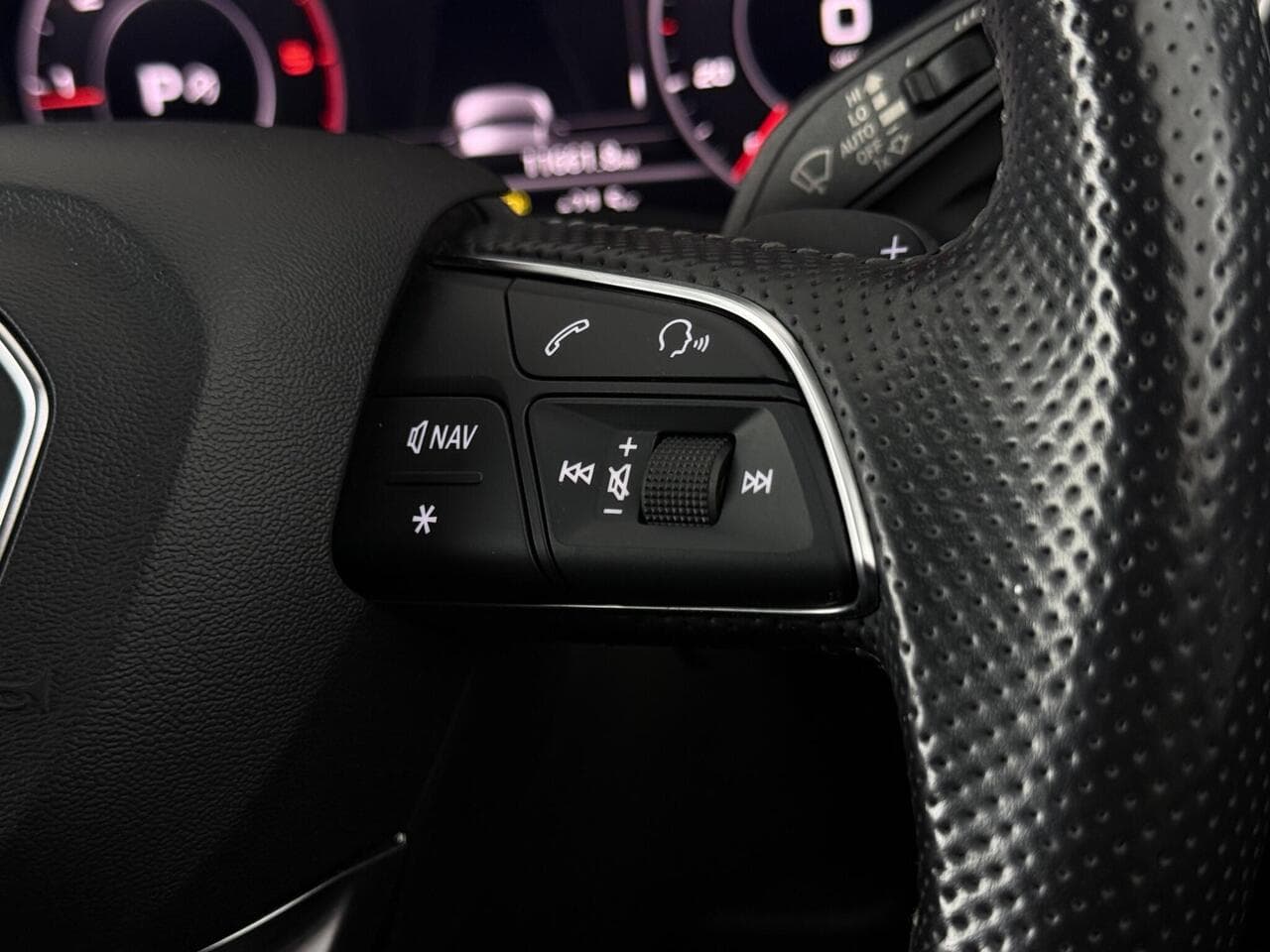 Audi Q5 thumbnail Misc Controls