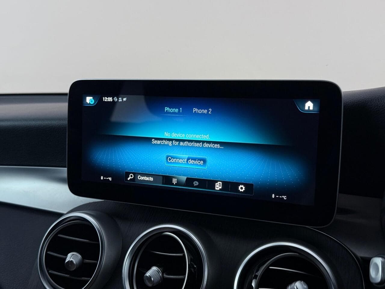Mercedes-Benz GLC thumbnail Infotainment System