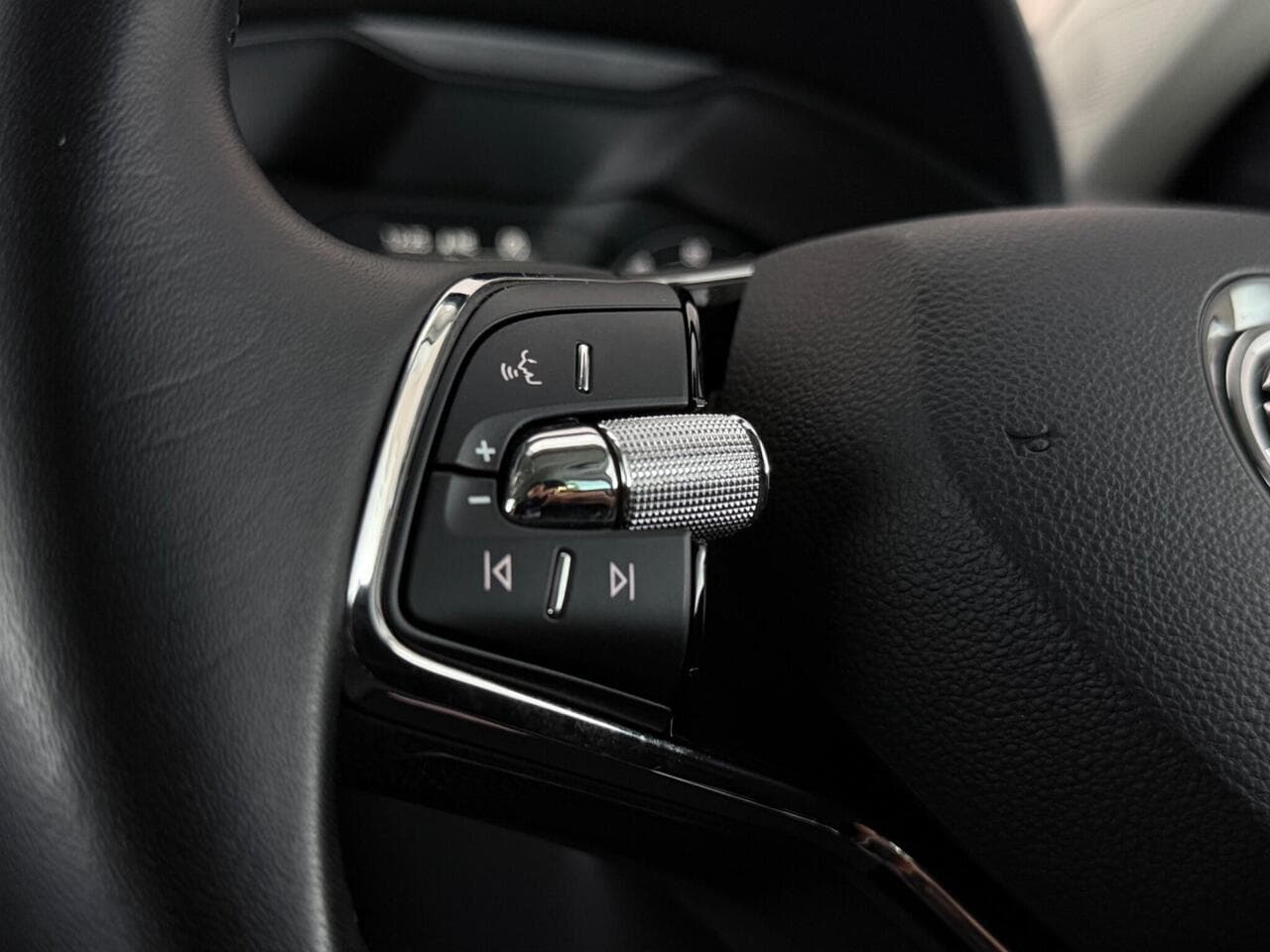 Skoda Kamiq thumbnail Misc Controls