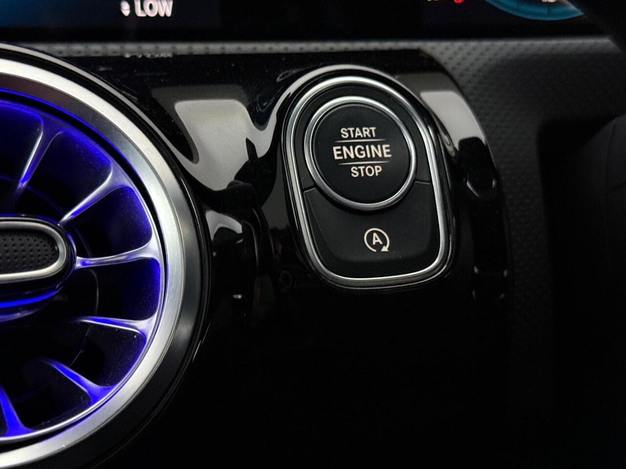 Mercedes-Benz CLA thumbnail Misc Controls
