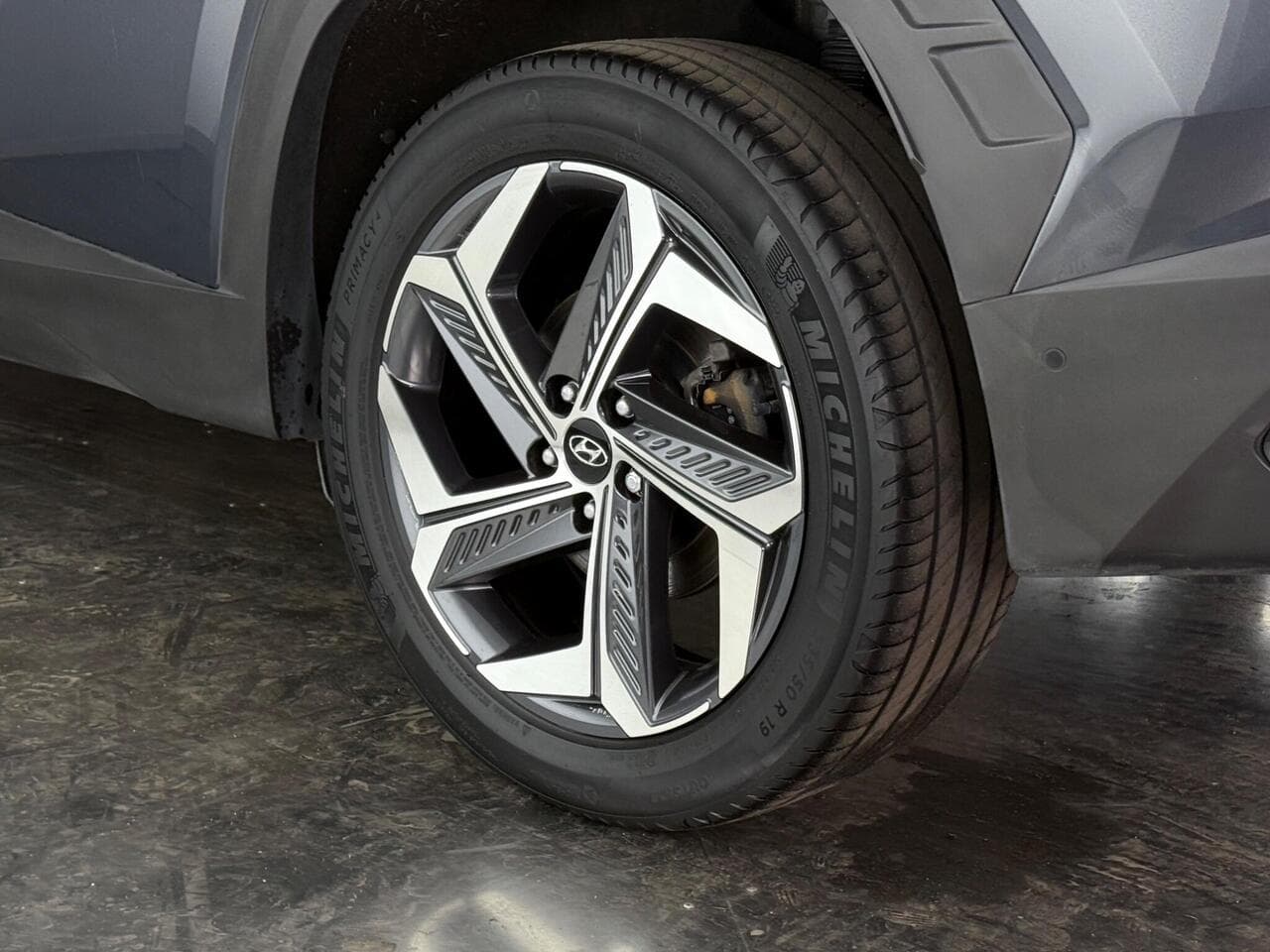 Hyundai TUCSON thumbnail Wheel