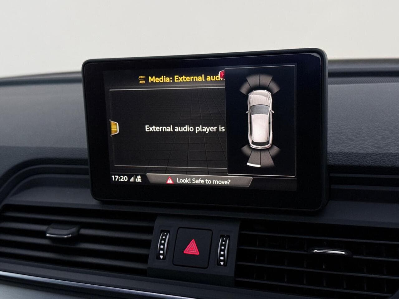 Audi Q5 thumbnail Infotainment System