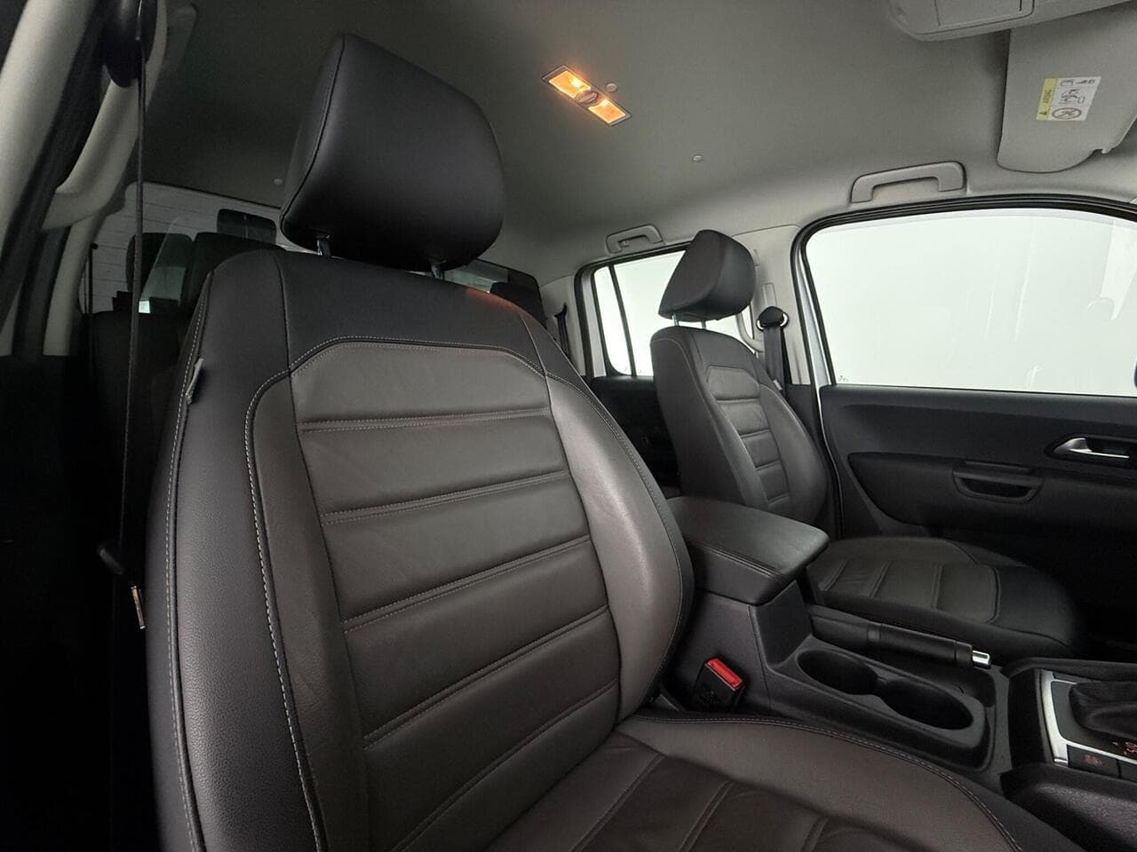 Volkswagen Amarok thumbnail Seat Driver