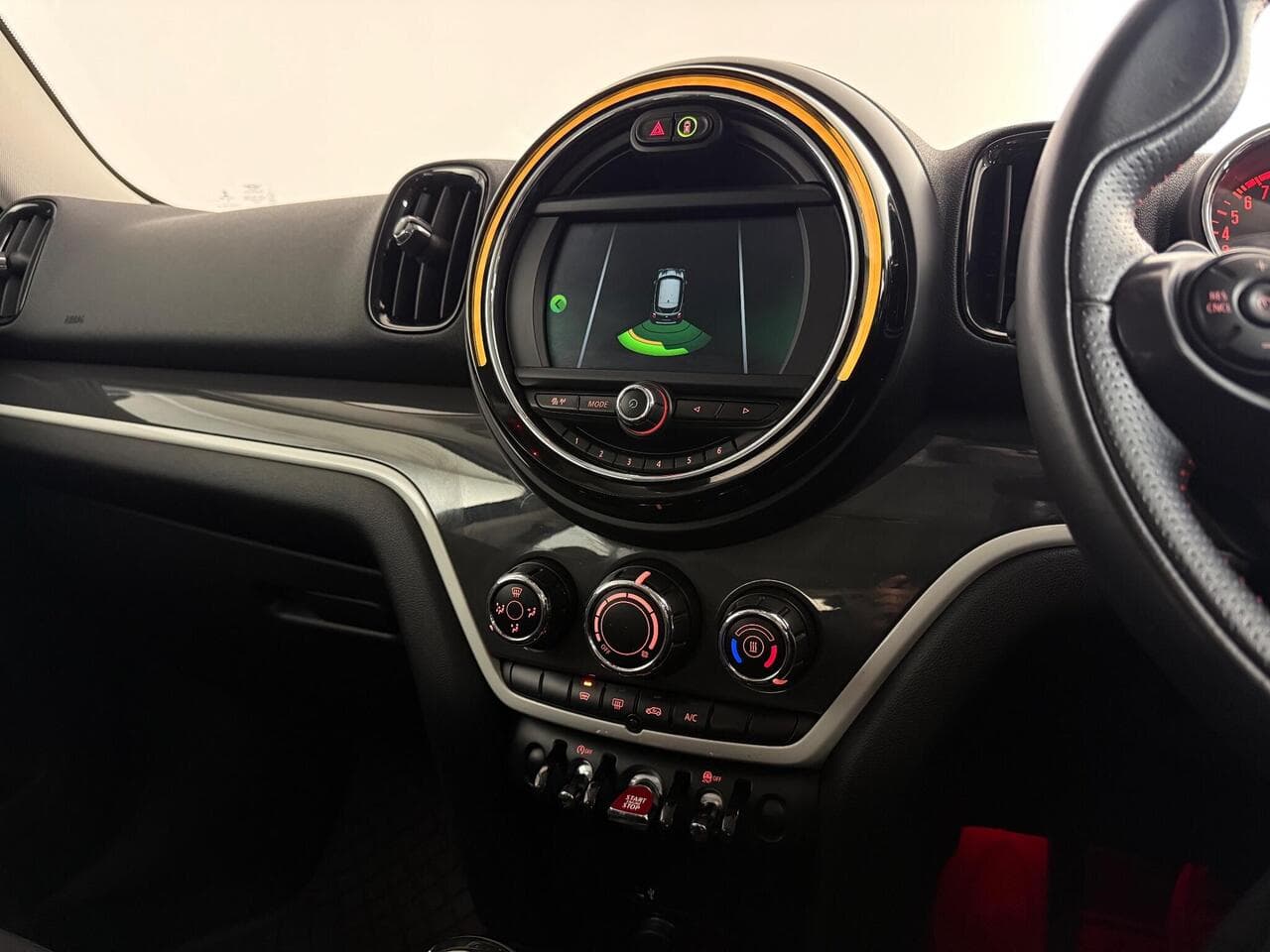 MINI Countryman thumbnail Interior Front