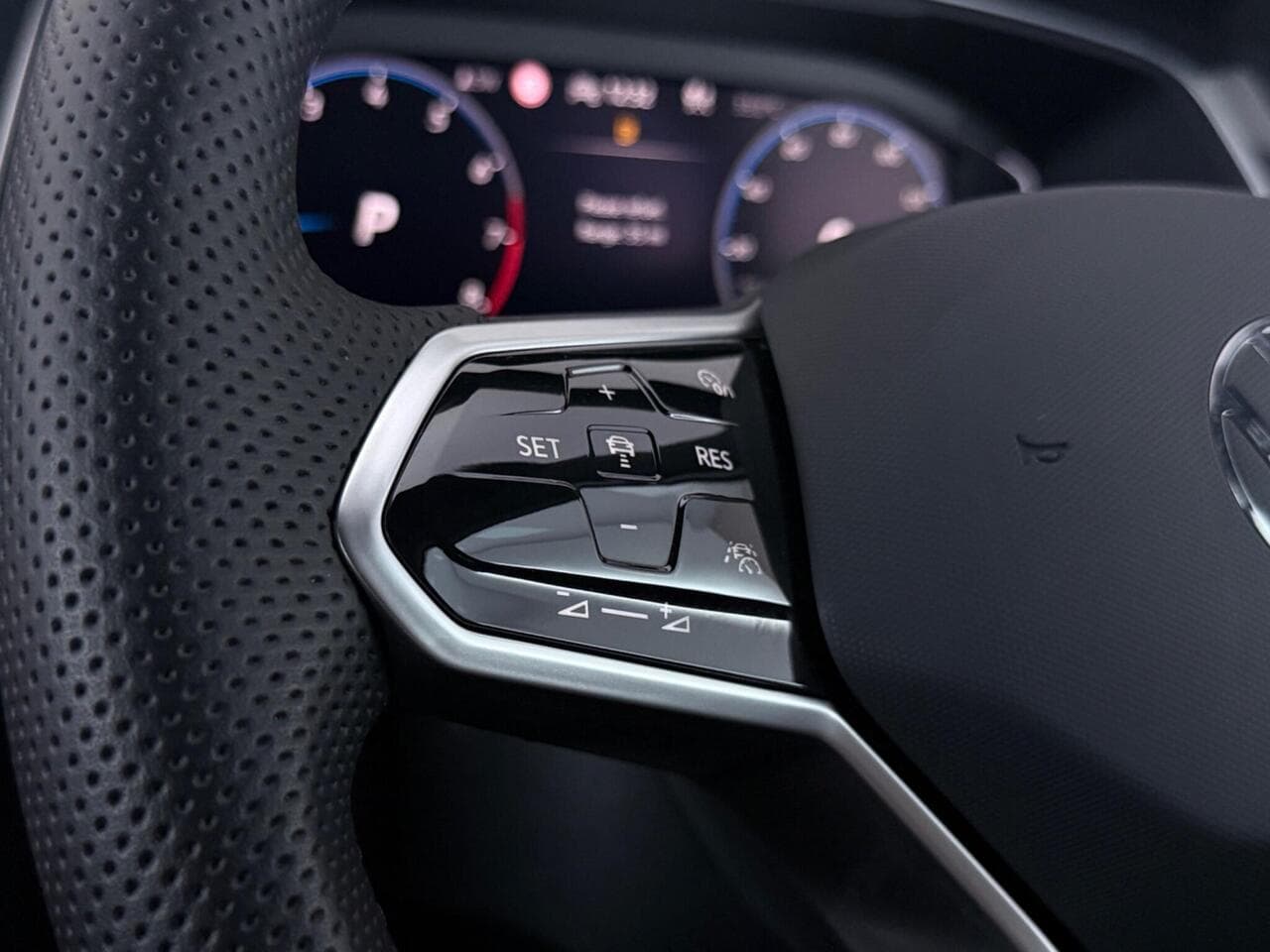Volkswagen Tiguan thumbnail Misc Controls