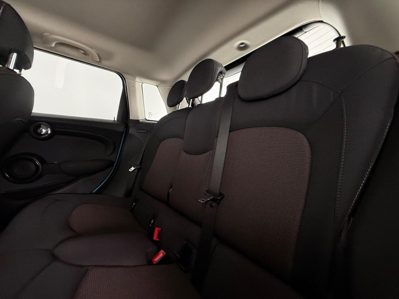 MINI Hatch thumbnail Seats Rear