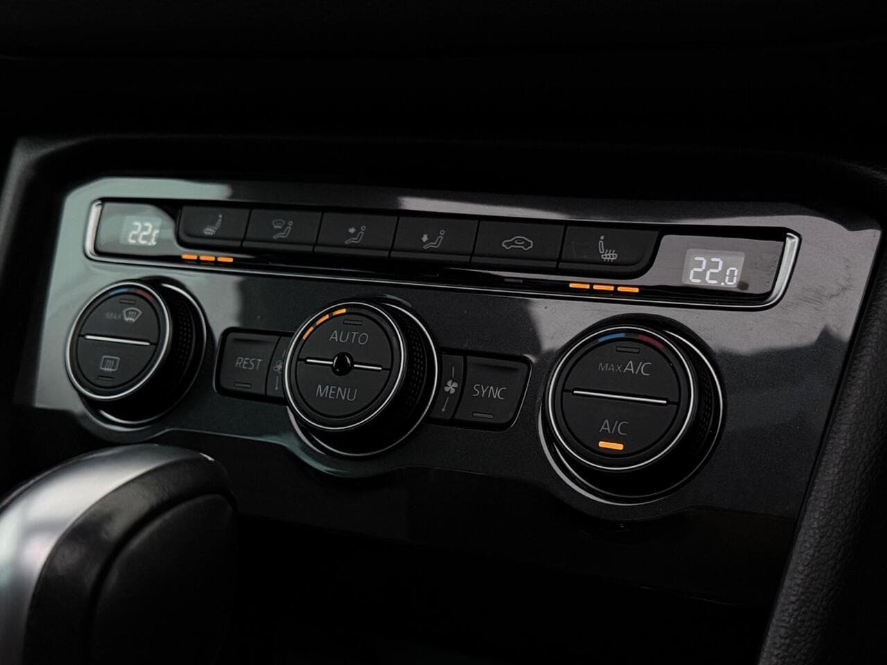 Volkswagen Tiguan thumbnail Inconclusive