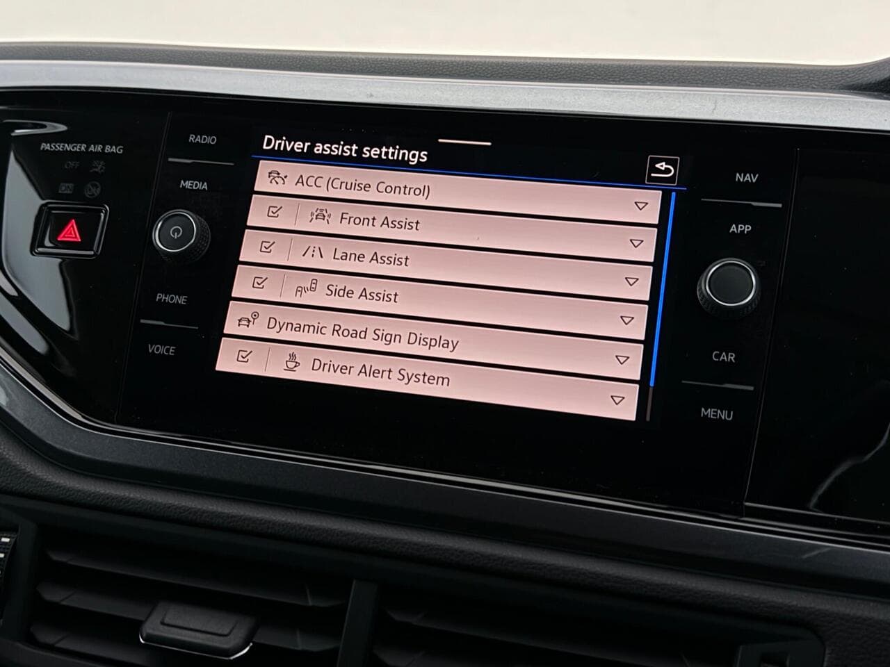 Volkswagen Taigo thumbnail Infotainment System