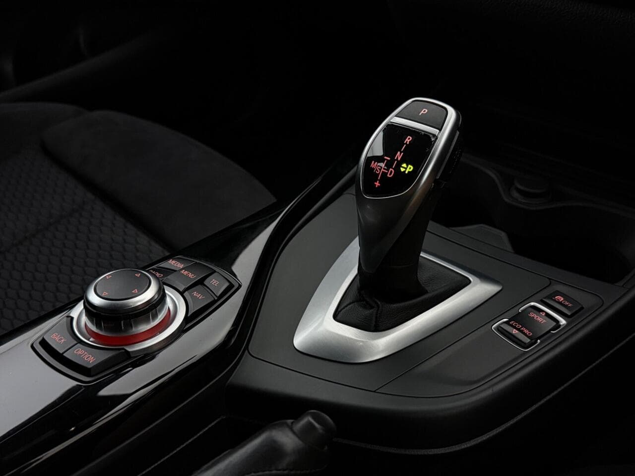 BMW 1 Series thumbnail Interior Front