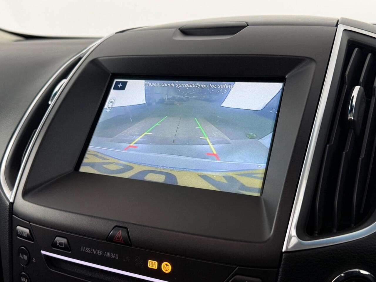 Ford Edge thumbnail Infotainment System