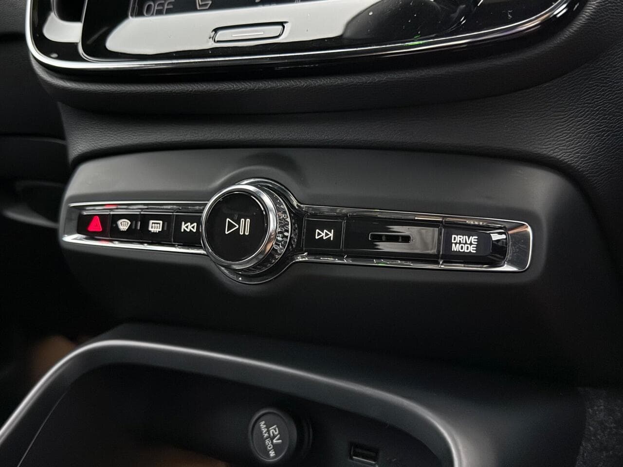 Volvo XC40 thumbnail Misc Controls