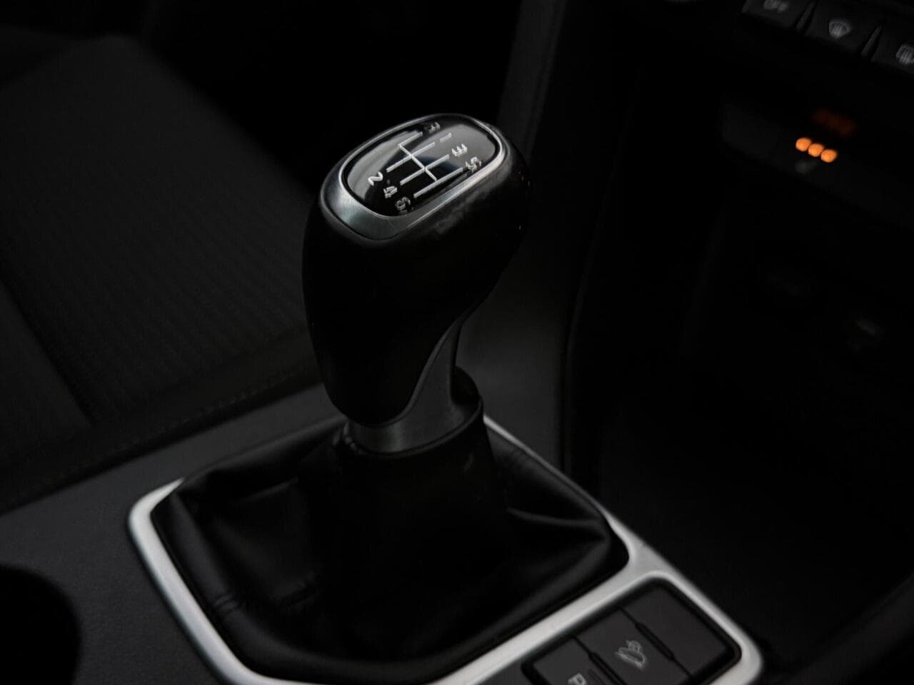 Kia Sportage thumbnail Interior Front