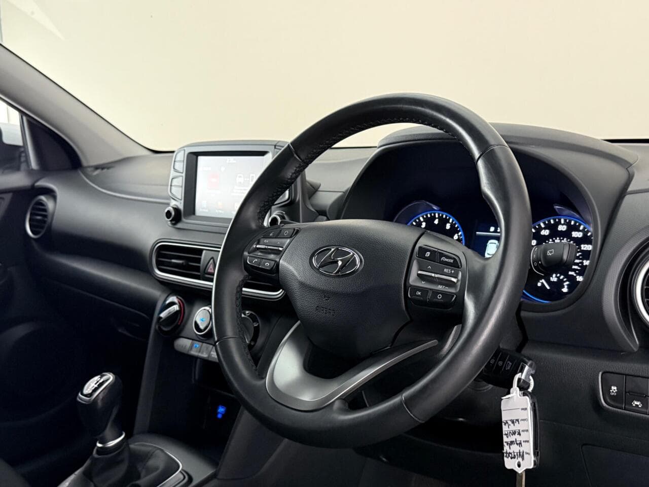 Hyundai KONA thumbnail Interior Front