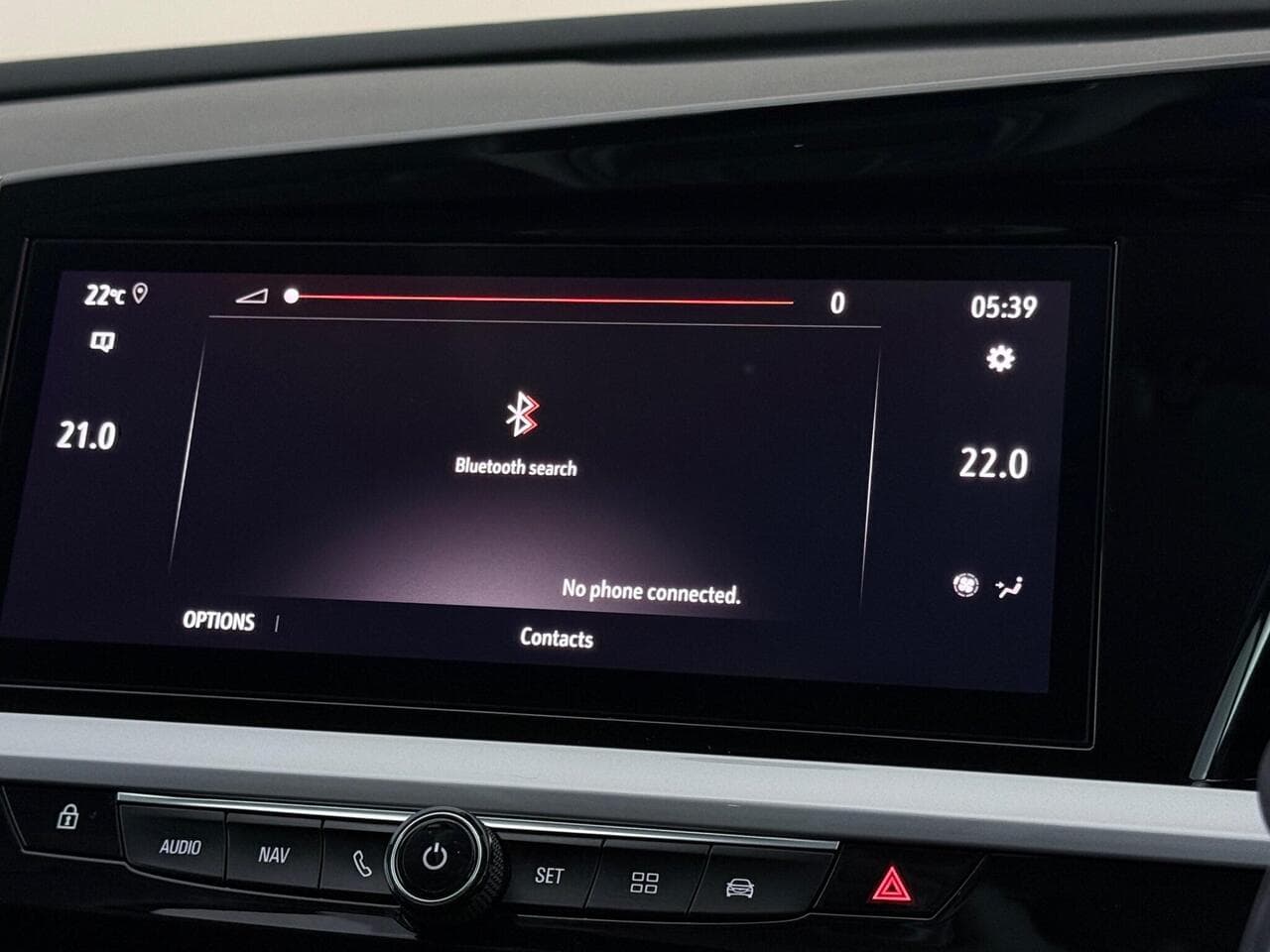 Vauxhall Grandland thumbnail Infotainment System
