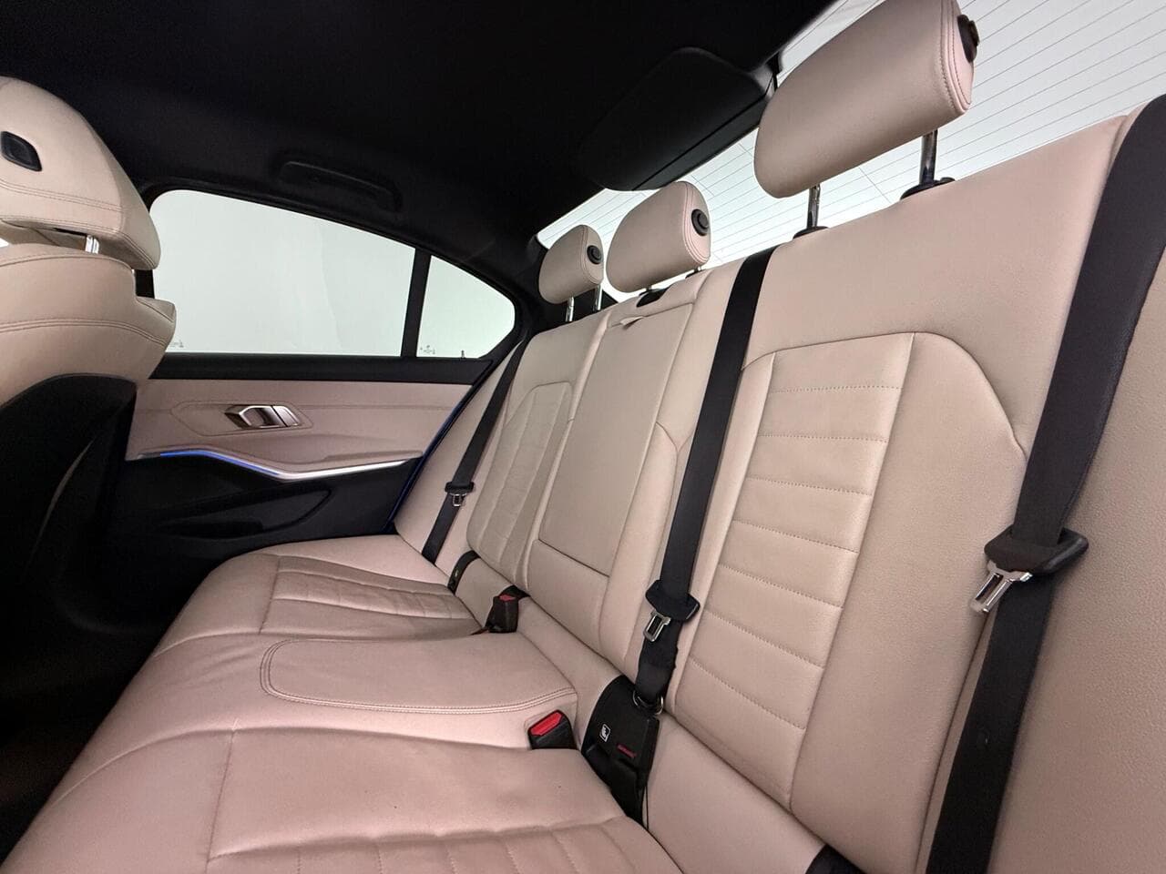 BMW 3 Series thumbnail Seats Rear