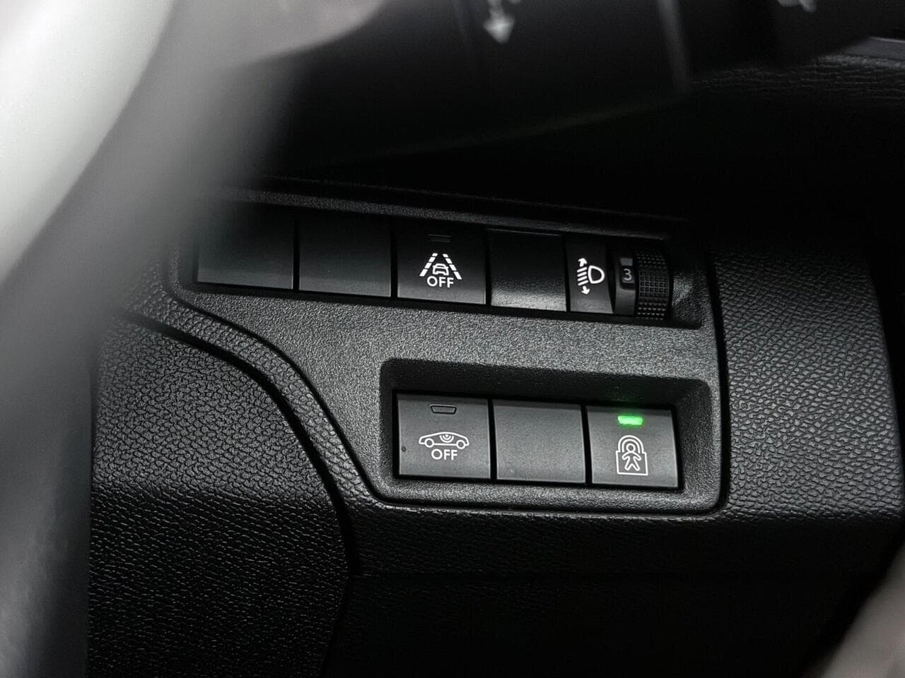 Peugeot 3008 thumbnail Misc Controls