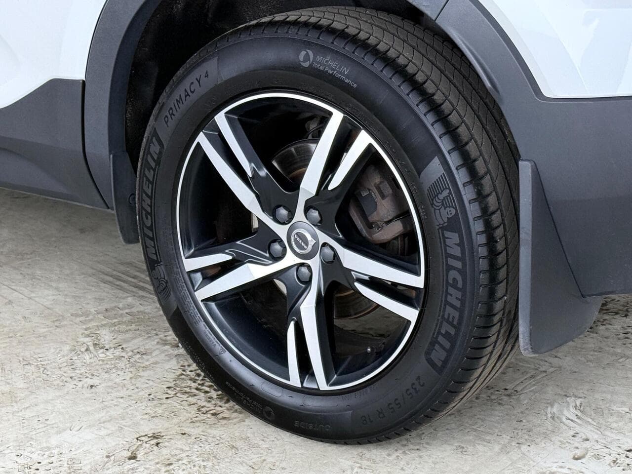 Volvo XC40 thumbnail Wheel