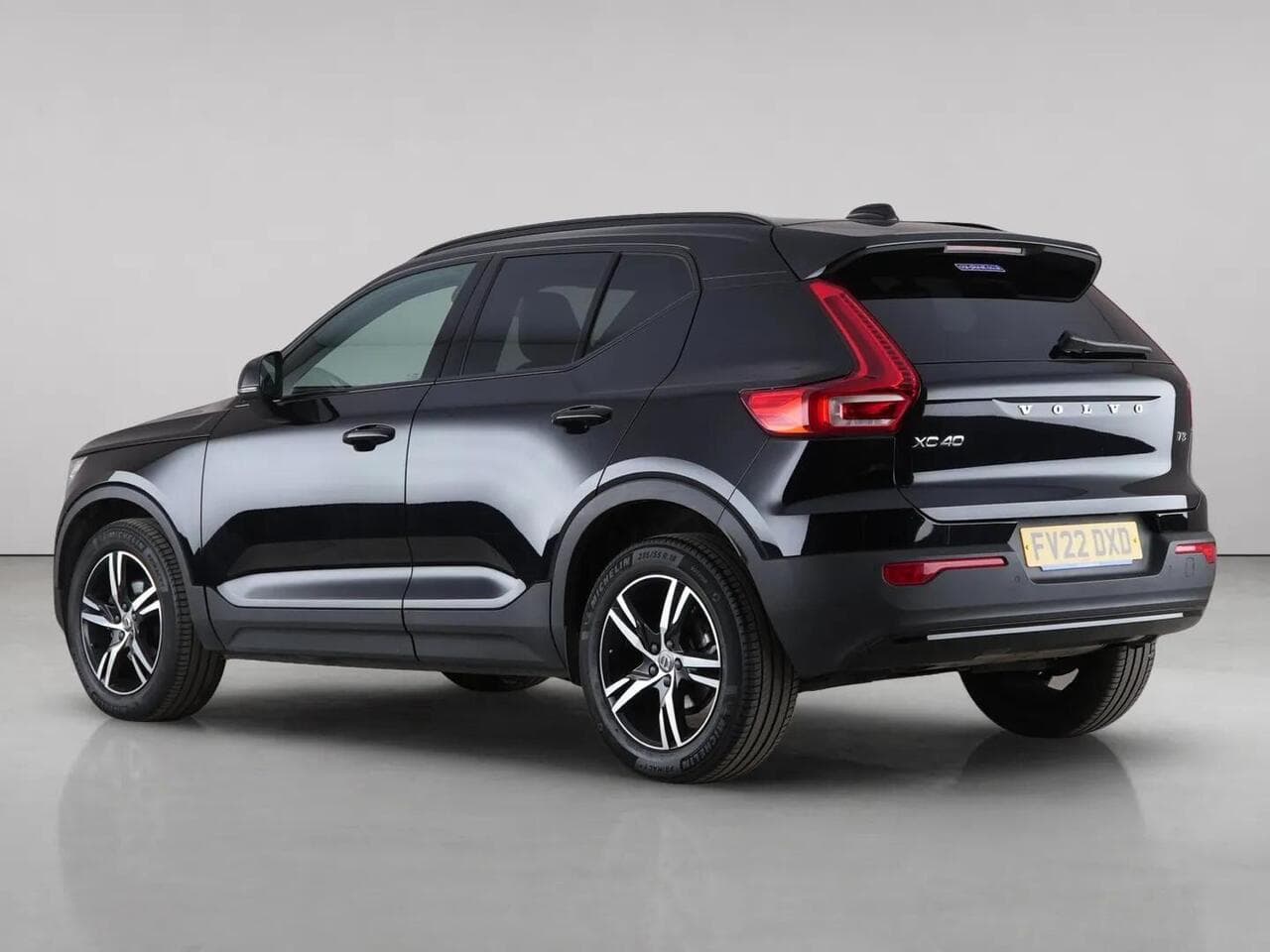Volvo XC40 thumbnail Rear Left