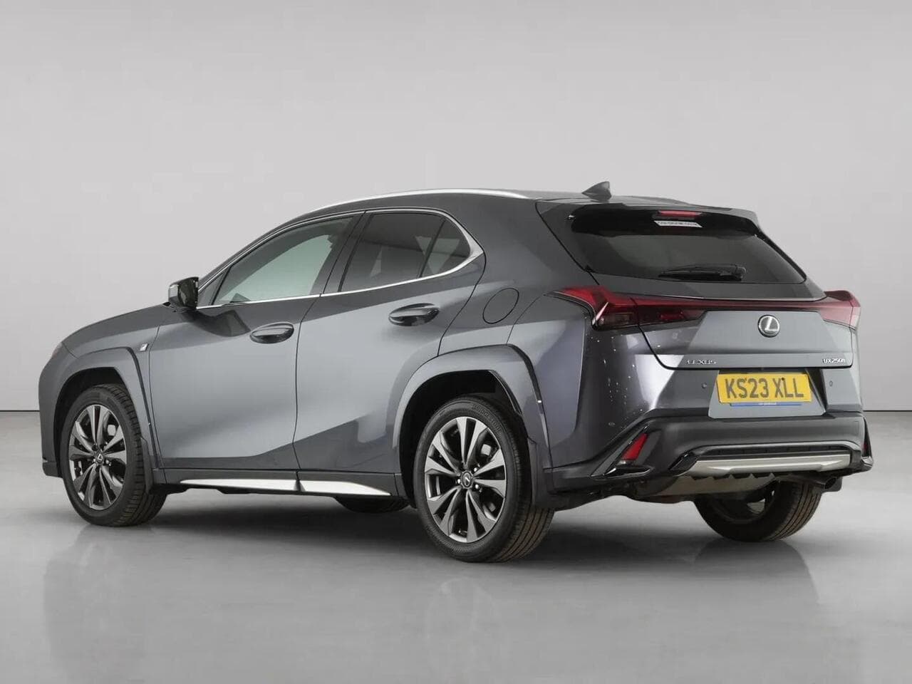 Lexus UX thumbnail Rear Left