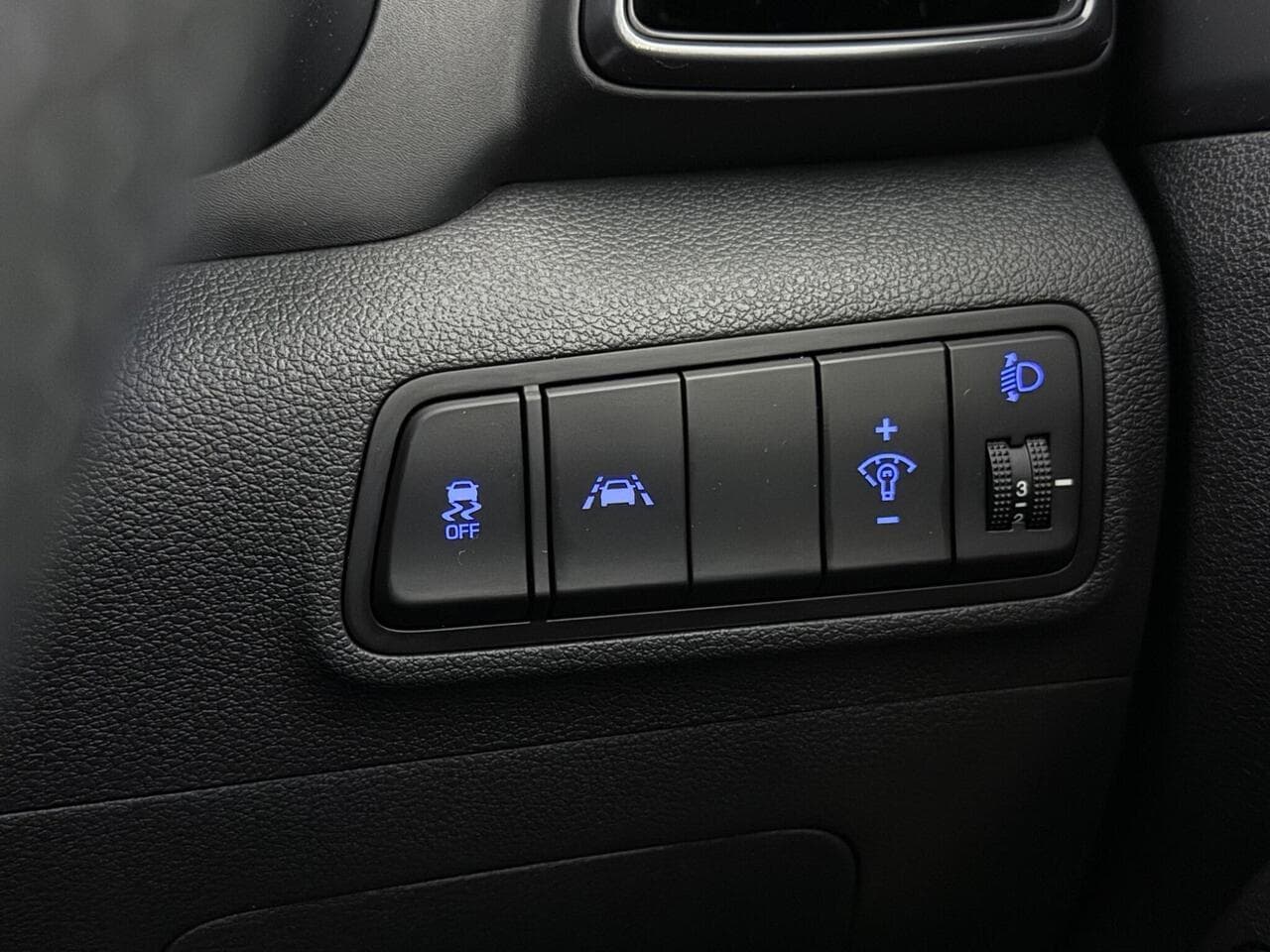 Hyundai TUCSON thumbnail Misc Controls
