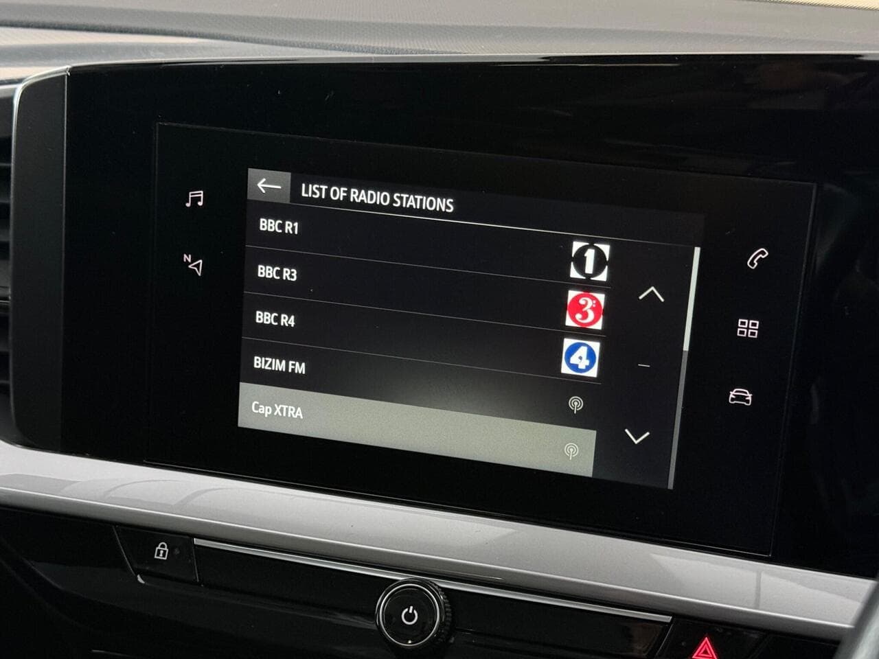 Vauxhall Mokka thumbnail Infotainment System