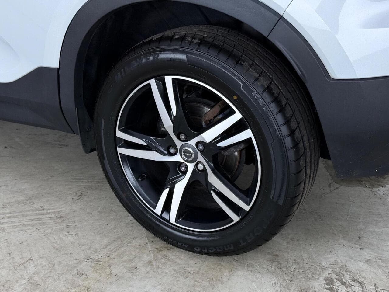Volvo XC40 thumbnail Wheel
