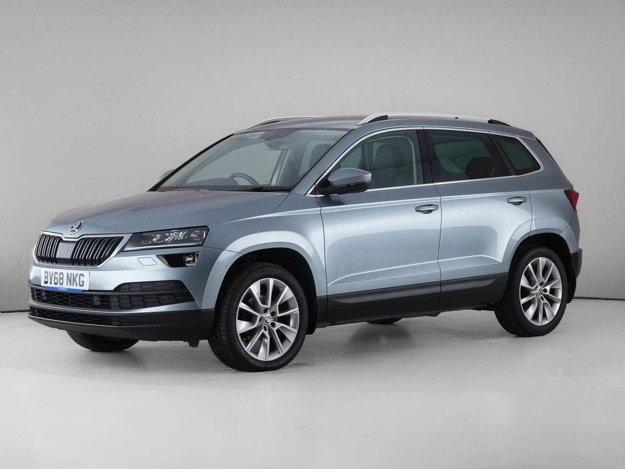 Skoda Karoq thumbnail Front Left
